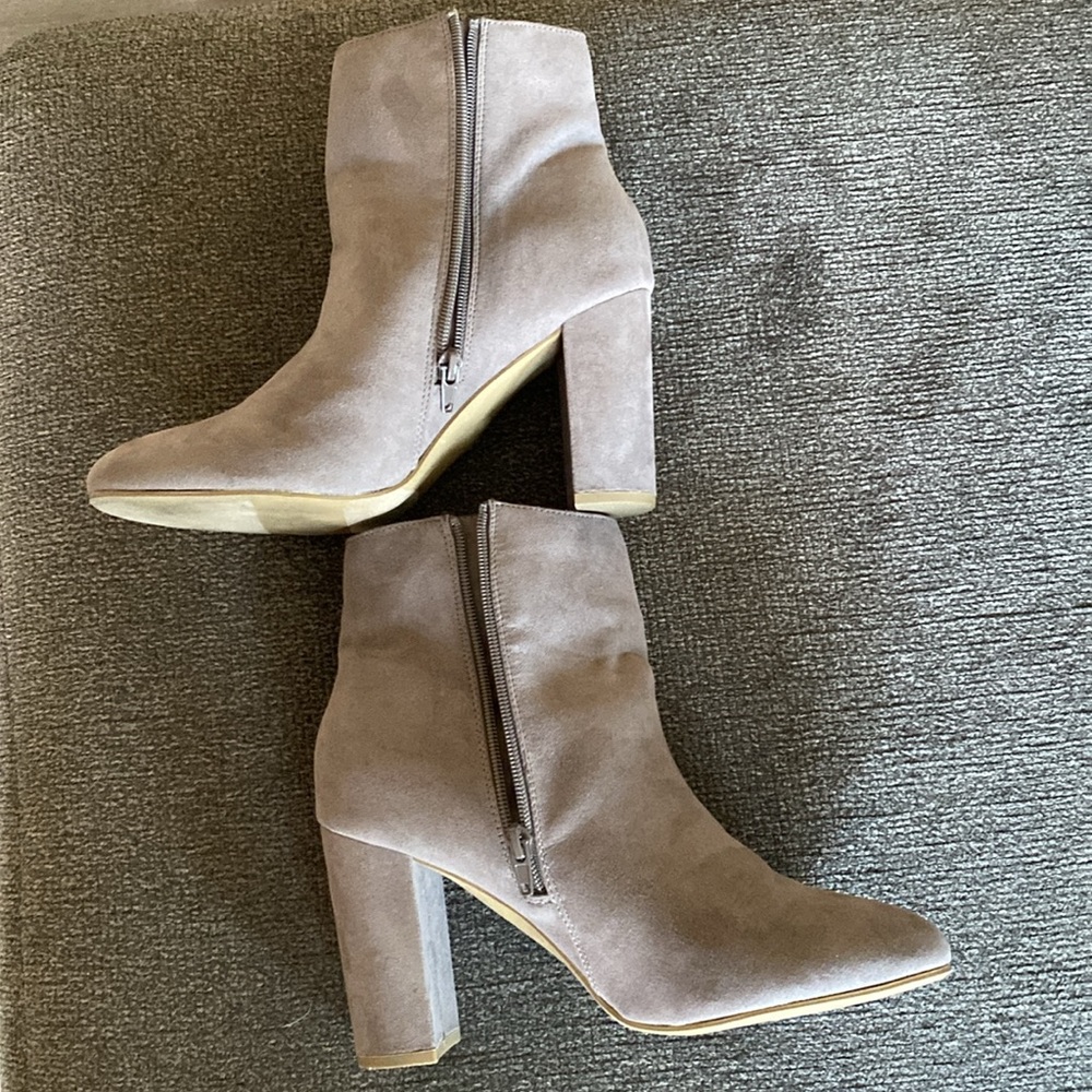 Report Macy’s Suede Embroidered Suede Heel Ankle Bootie Boot Zara 10 NWOT - Picture 14 of 15